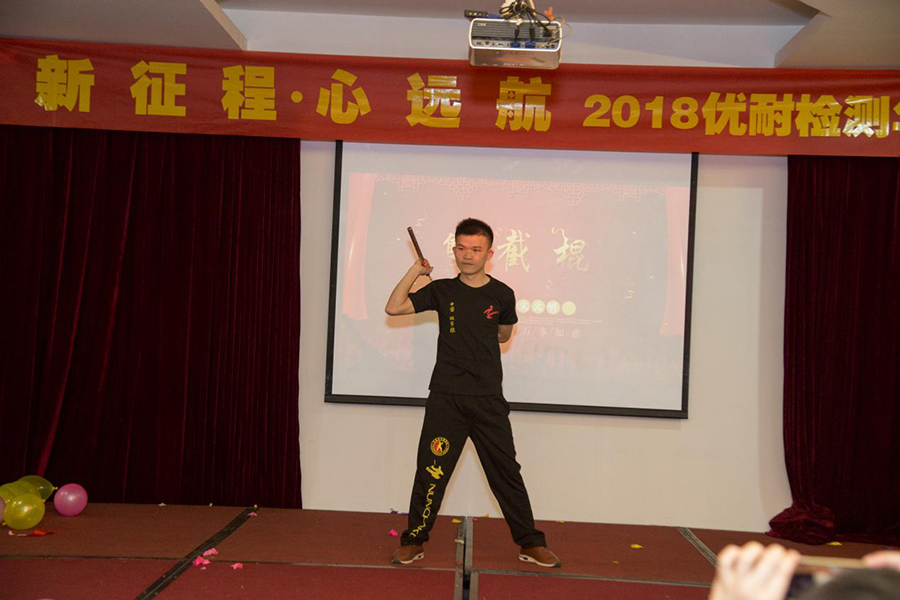 雙節棍表演.png 雙節棍表演